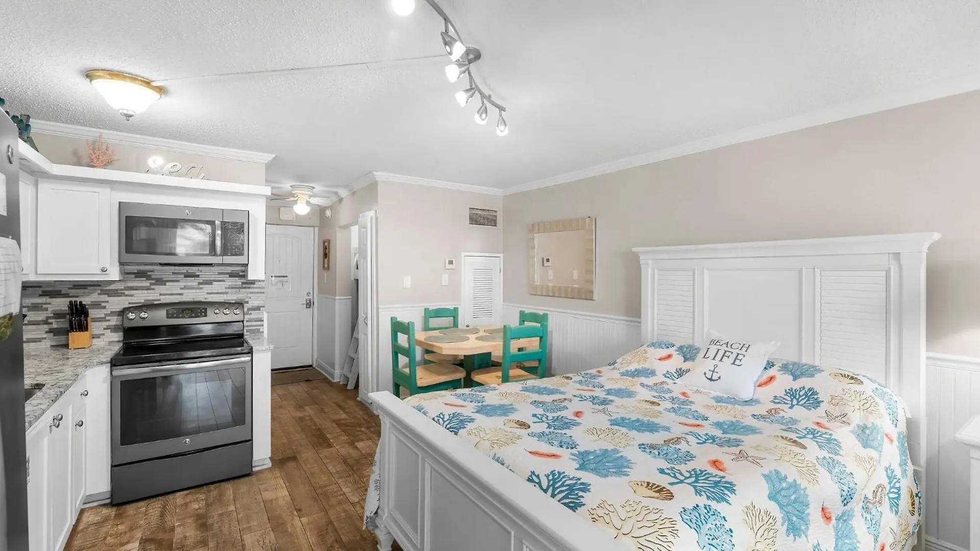 Apartment Top Of The Gulf #101 By Nautical Properties Vacation Rentals Panama City Beach
